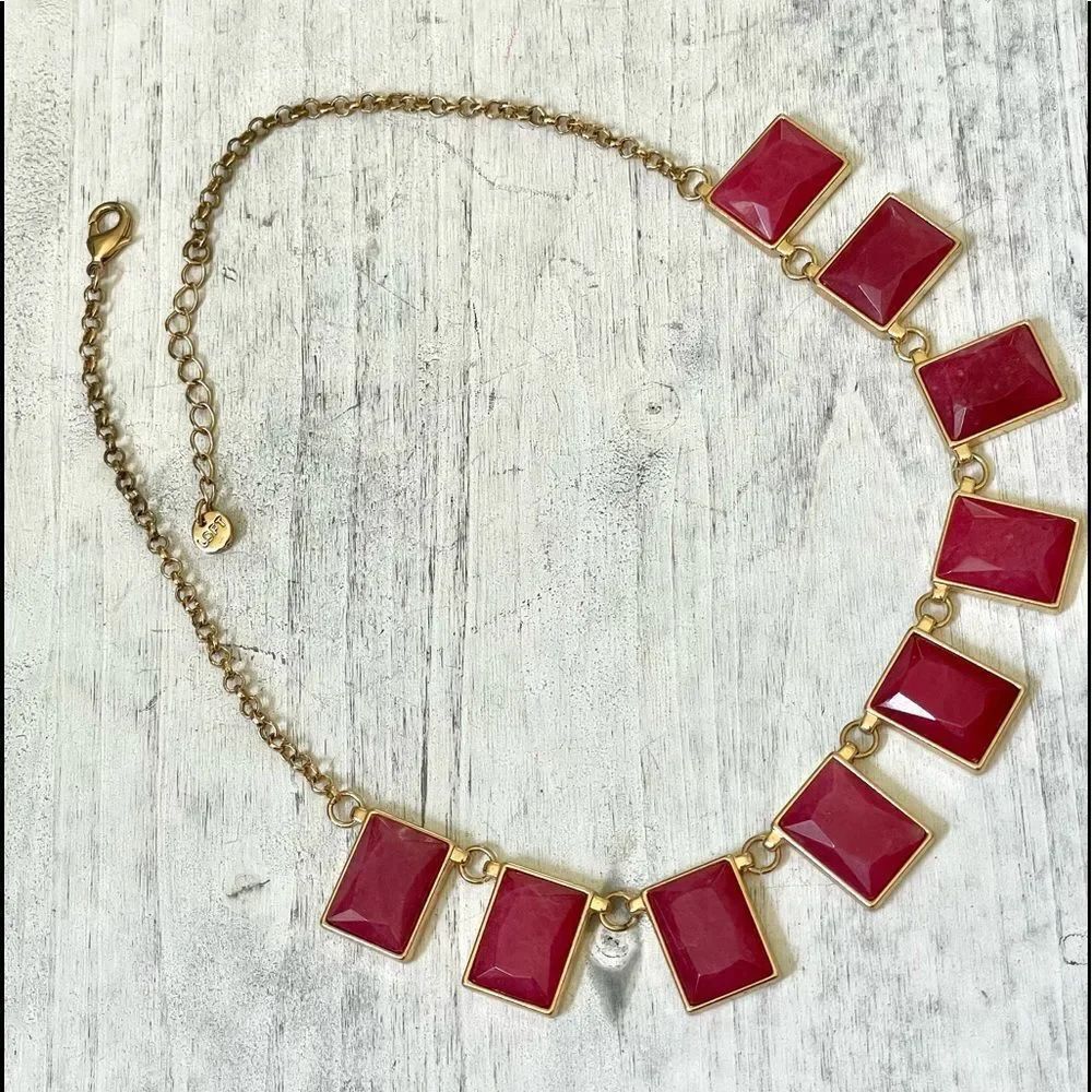Loft gold tone red/pink statement necklace